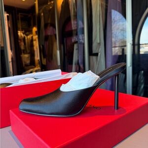 Salvatore Ferragamo “Ambra” Satin Elegant Black Mule Heels 9.5 BNWT